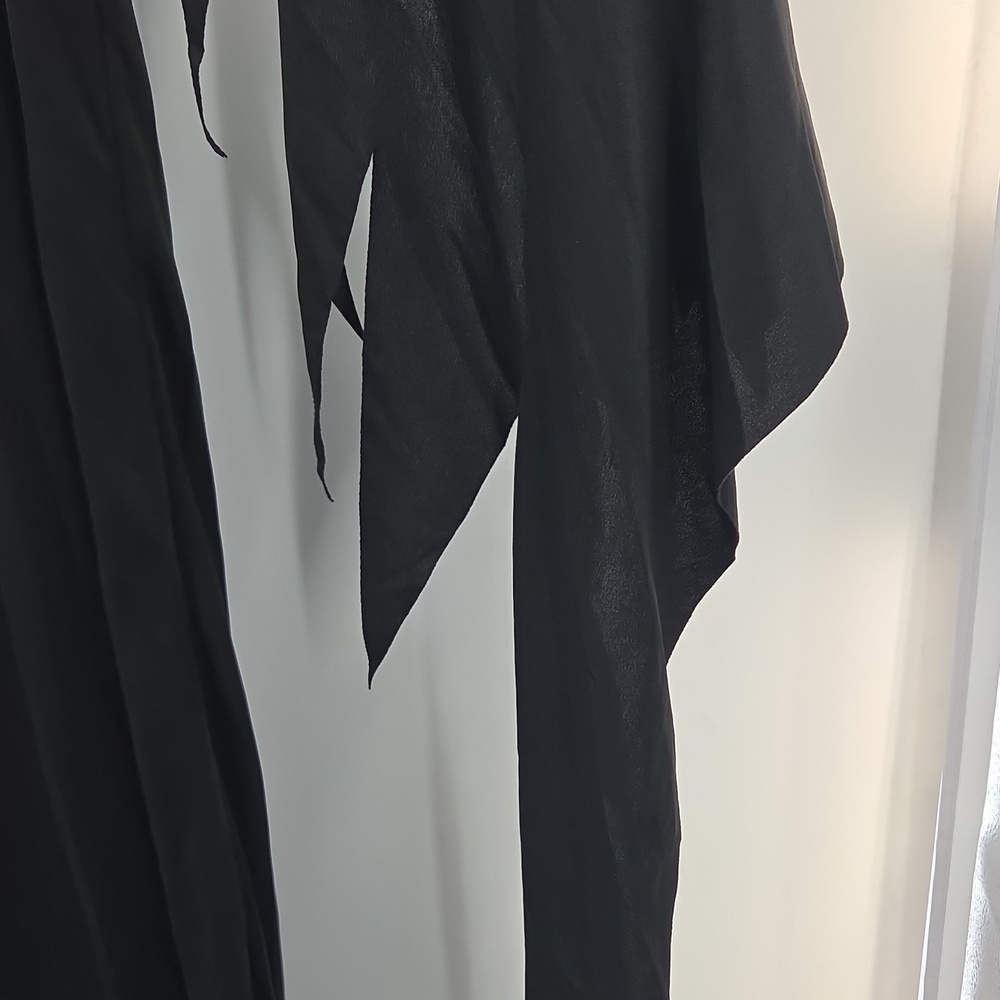 Scream Mask And Robe - Picture 7 of 16
